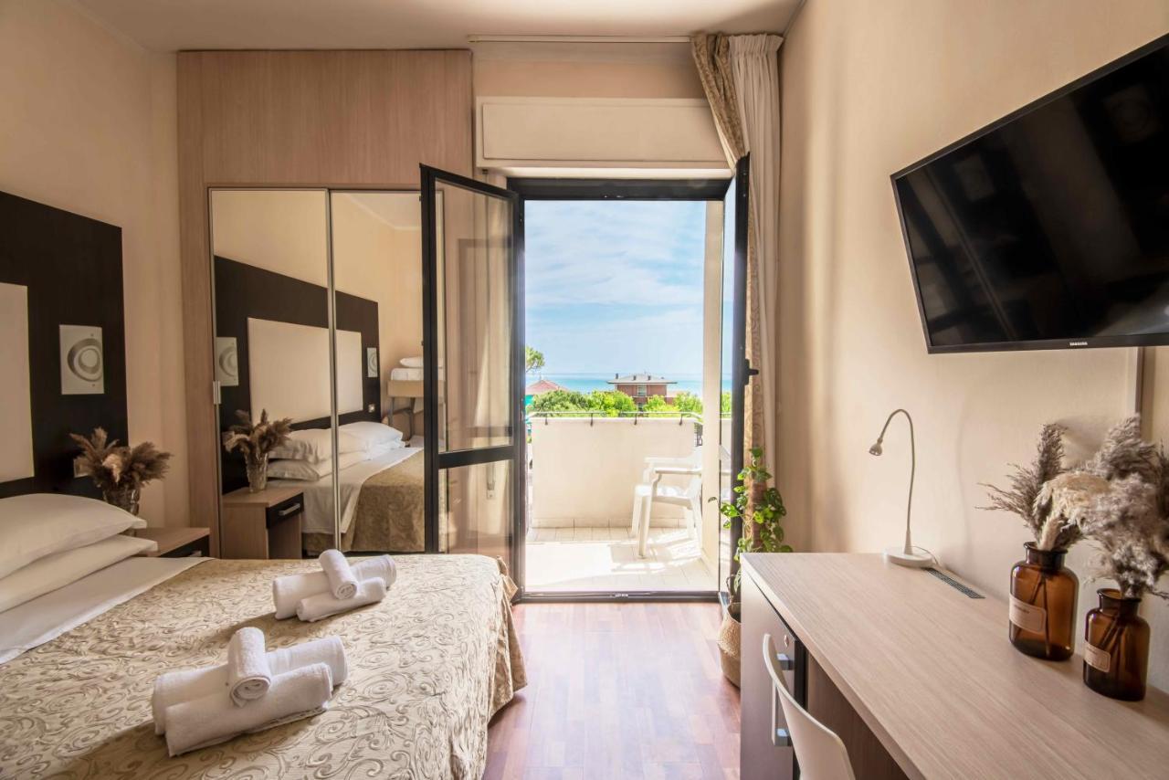 Baby Hotel